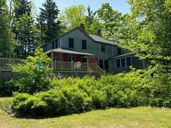 $750,000 | 68 Cliff Road, Northport, ME 04849