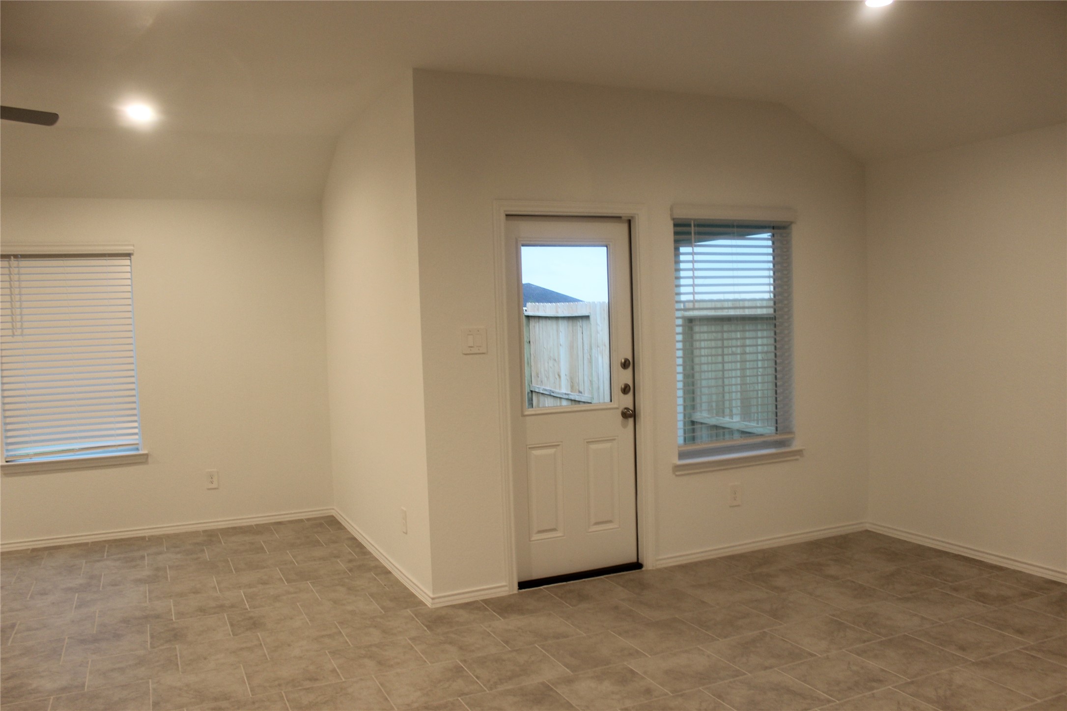 1142 Appaloosa Lane Rosharon, TX 77583 - Photo 12 of 14 Gallery Image 12
