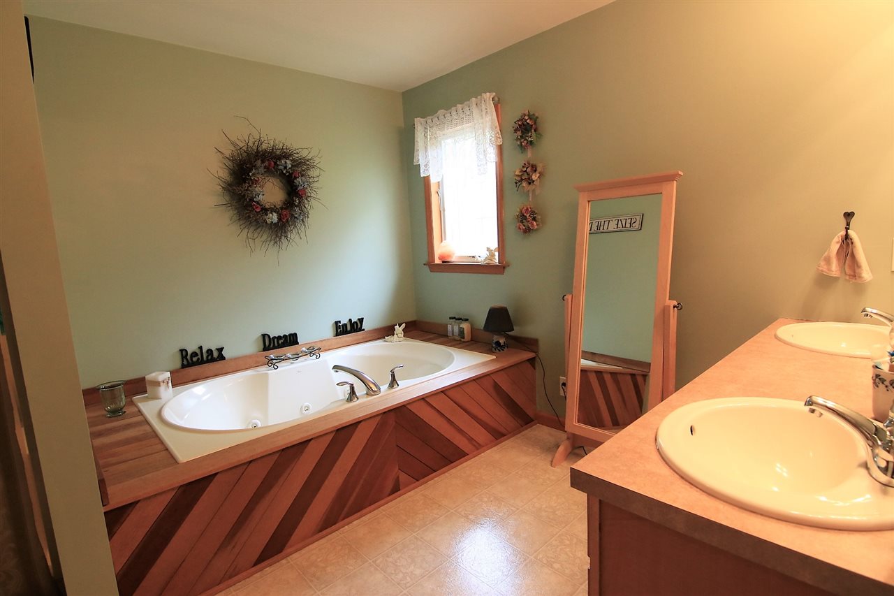 11 Lake Road Webster, NH 03303 - Photo 22 of 27