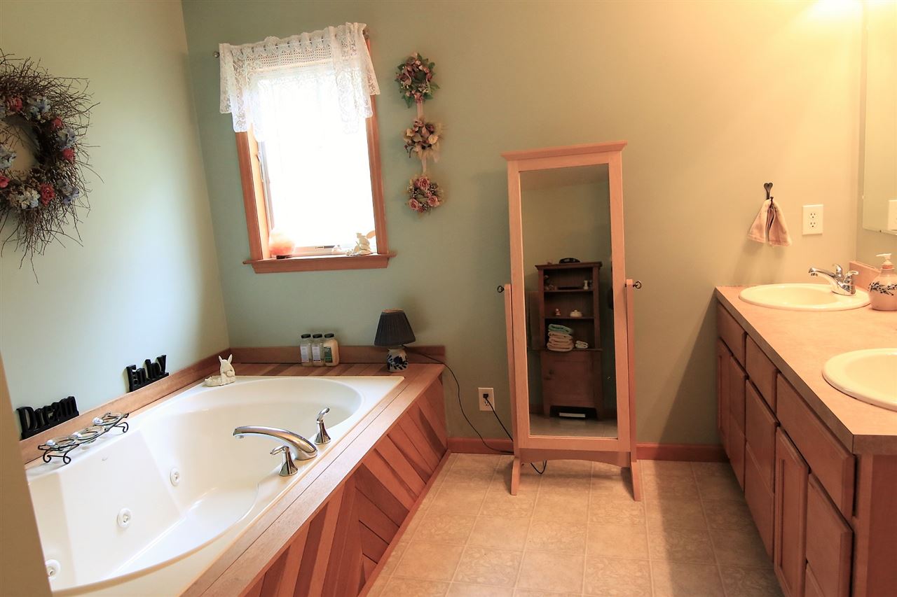 11 Lake Road Webster, NH 03303 - Photo 24 of 27