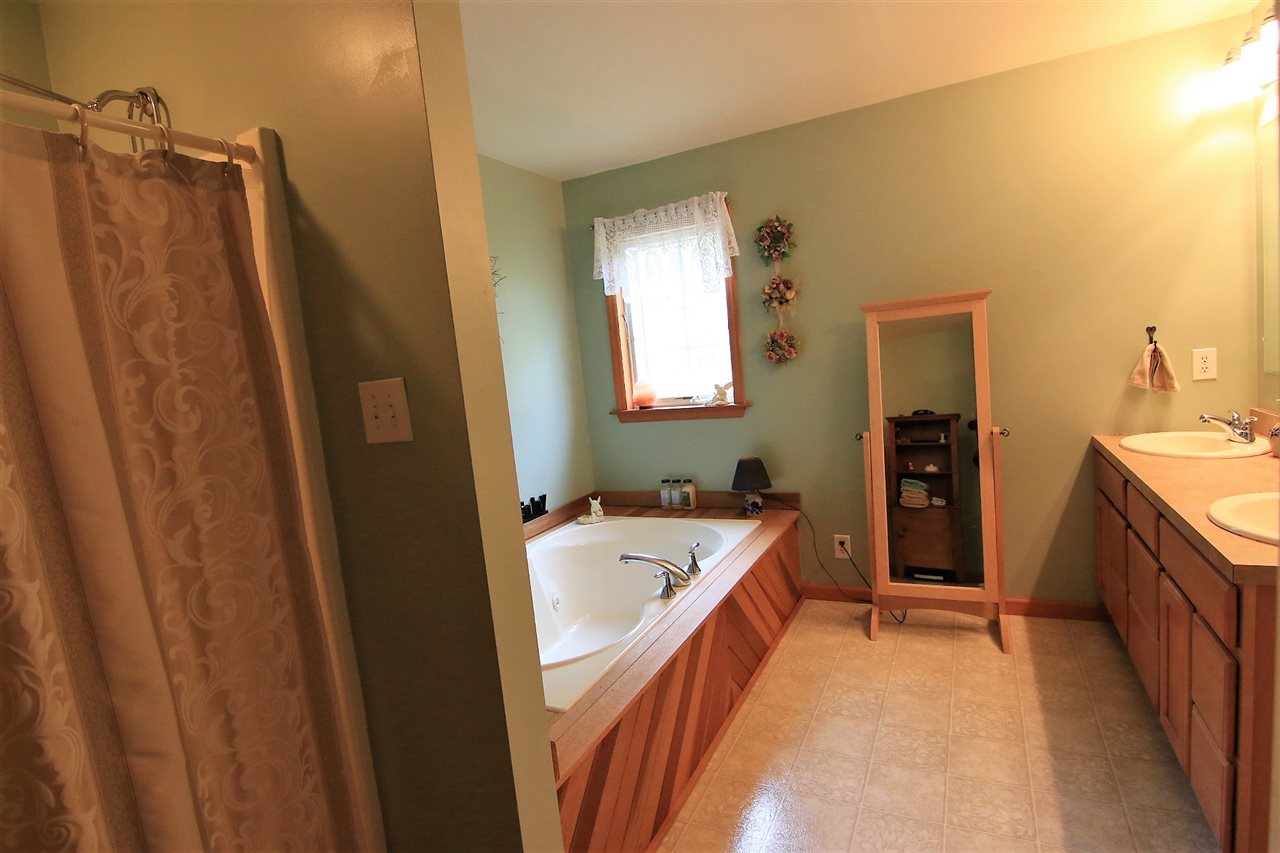11 Lake Road Webster, NH 03303 - Photo 25 of 27