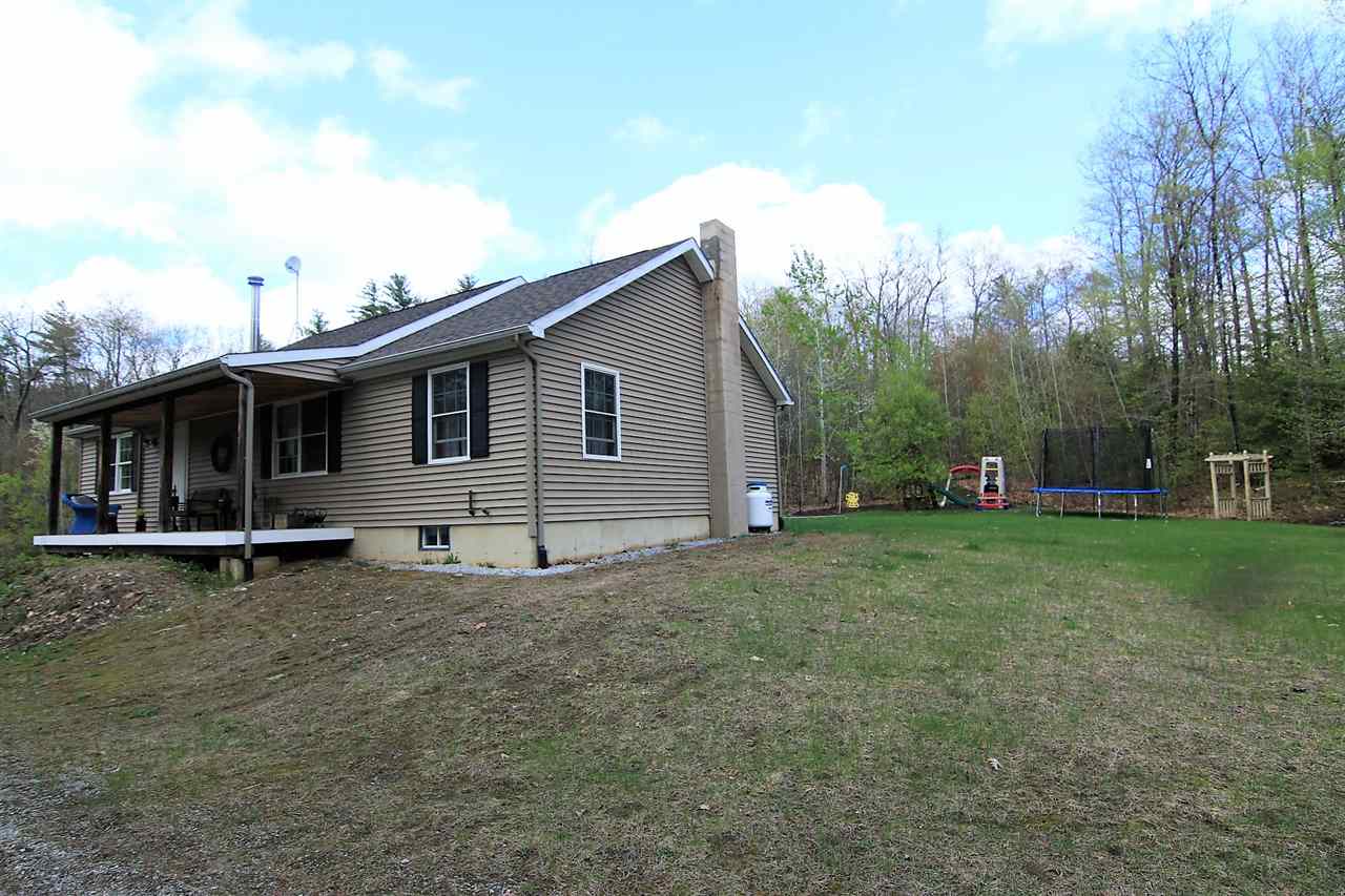 11 Lake Road Webster, NH 03303 - Photo 4 of 27