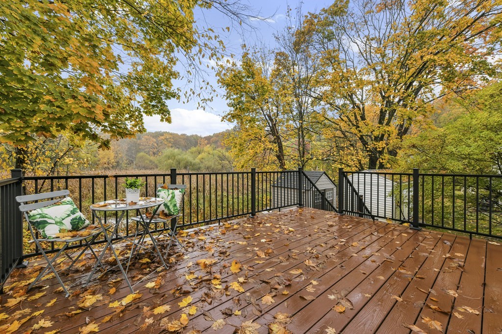 22 Reed Street Arlington, MA 02474 - Photo 4 of 26 Gallery Image 4