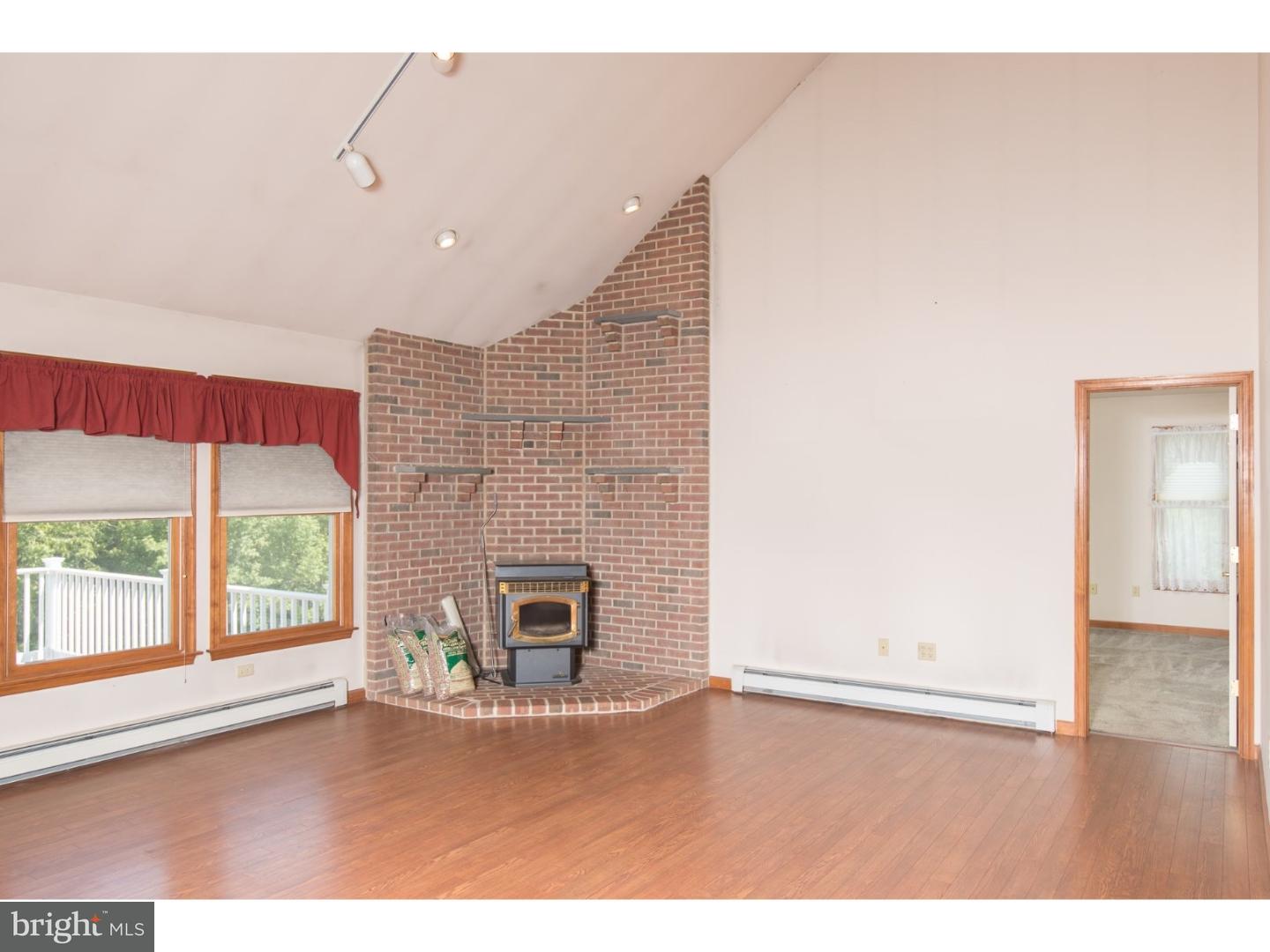 2661 Kutztown Road Pennsburg, PA 18073 - Photo 13 of 25 Gallery Image 13