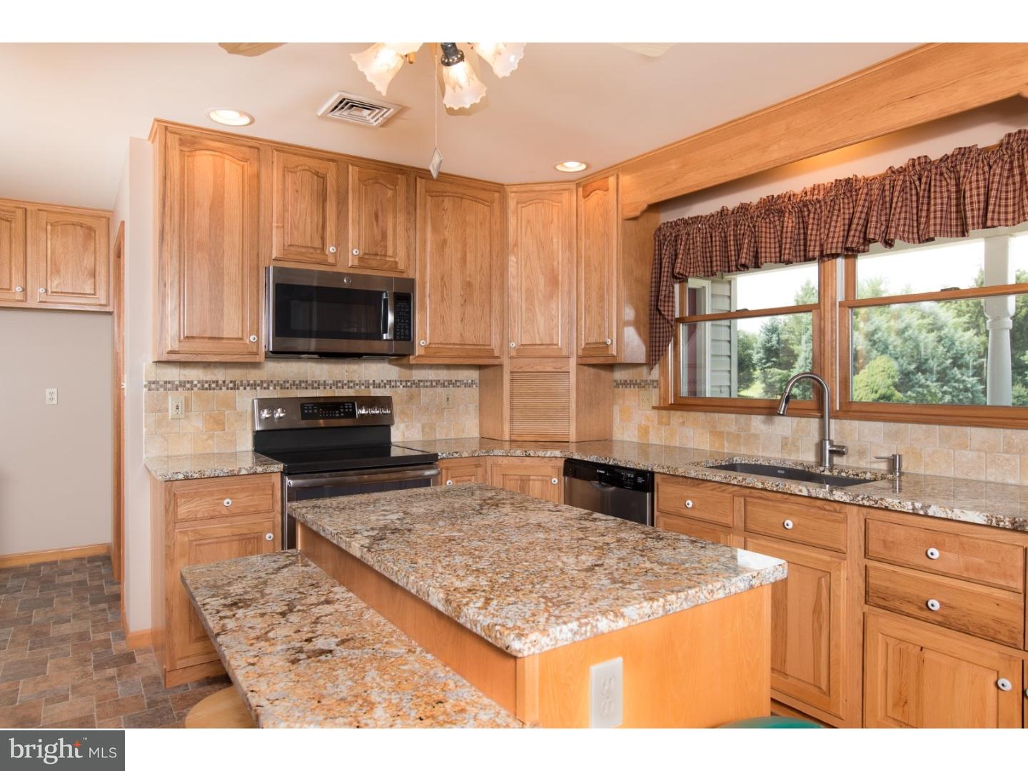 2661 Kutztown Road Pennsburg, PA 18073 - Photo 14 of 25 Gallery Image 14