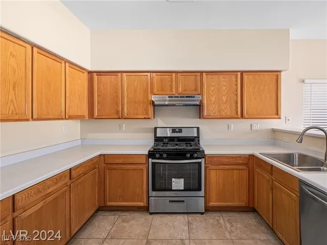 $2,400 | 9188 Rushing Wind Avenue, Las Vegas, NV 89148