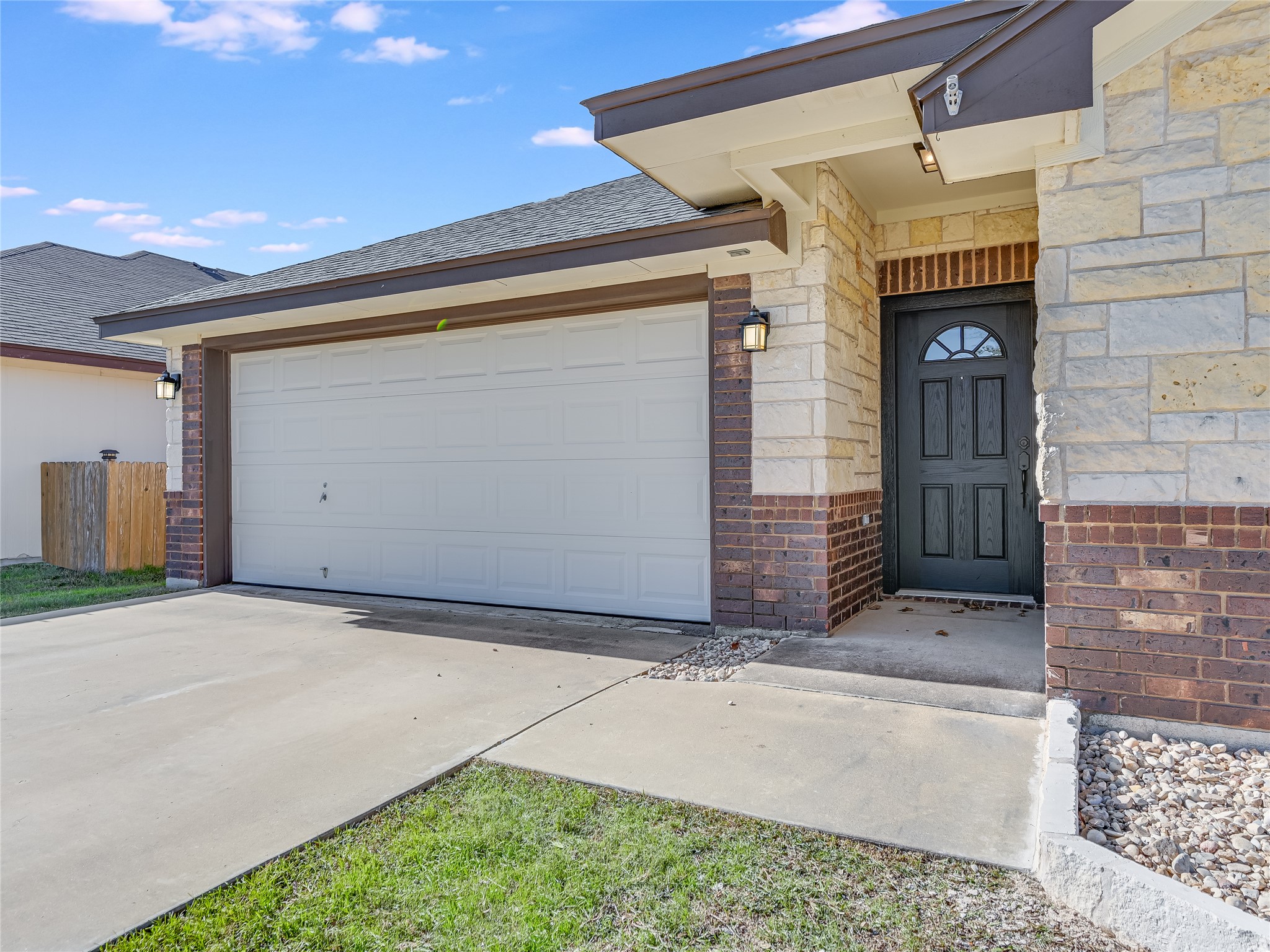 224 Geode Lane Jarrell, TX 76537 - Photo 3 of 36