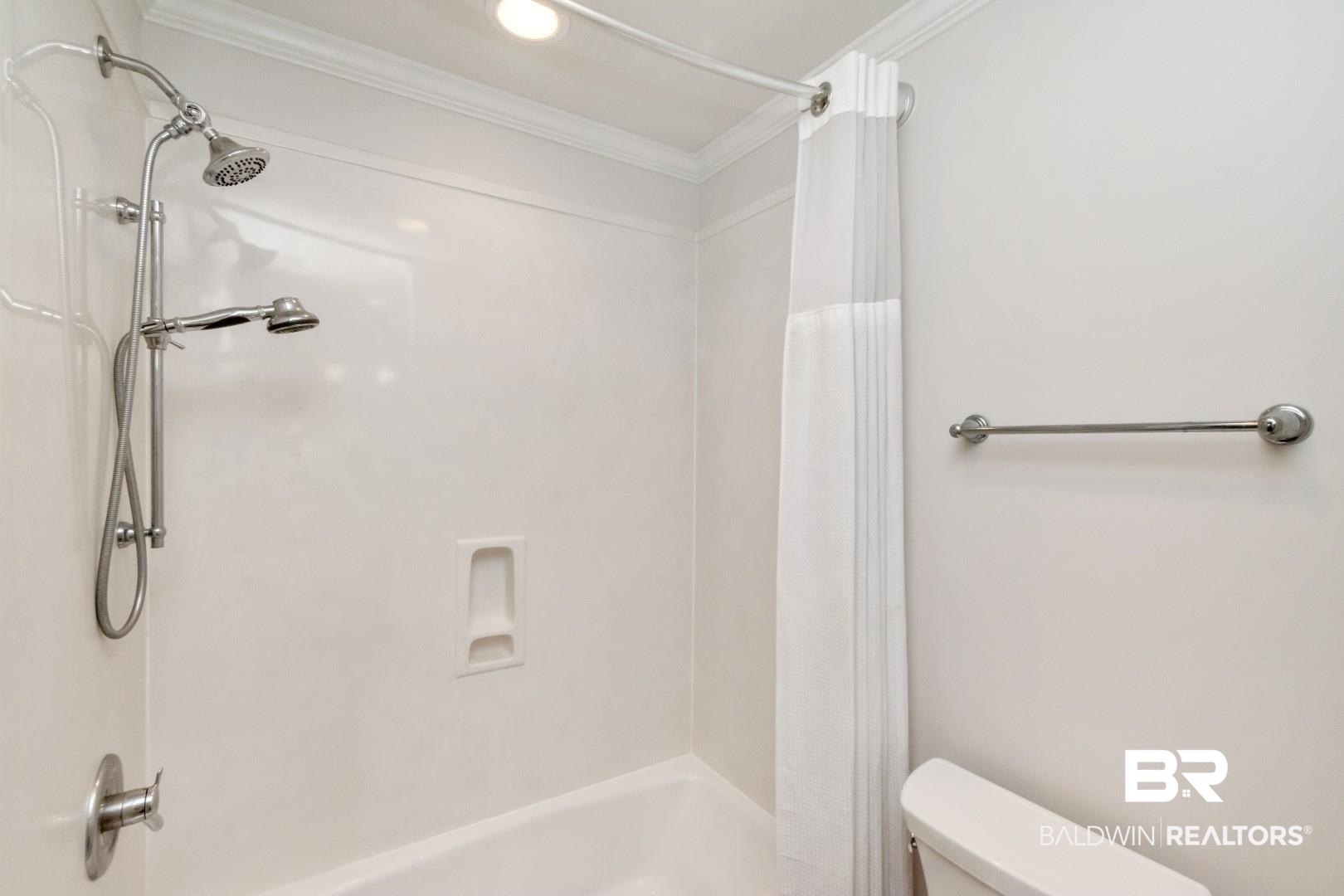 231 Rochester Road Mobile, AL 36608 - Photo 30 of 51 Full bathroom with shower / tub combo and ornamental molding