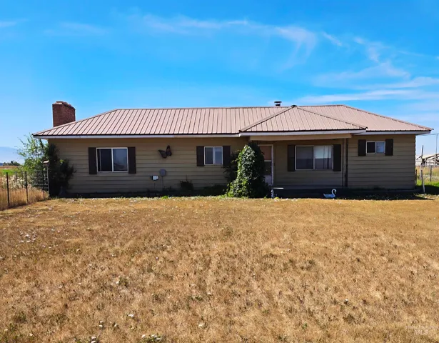 $325,000 | 975 West 100th Street South, Paul, ID 83347
