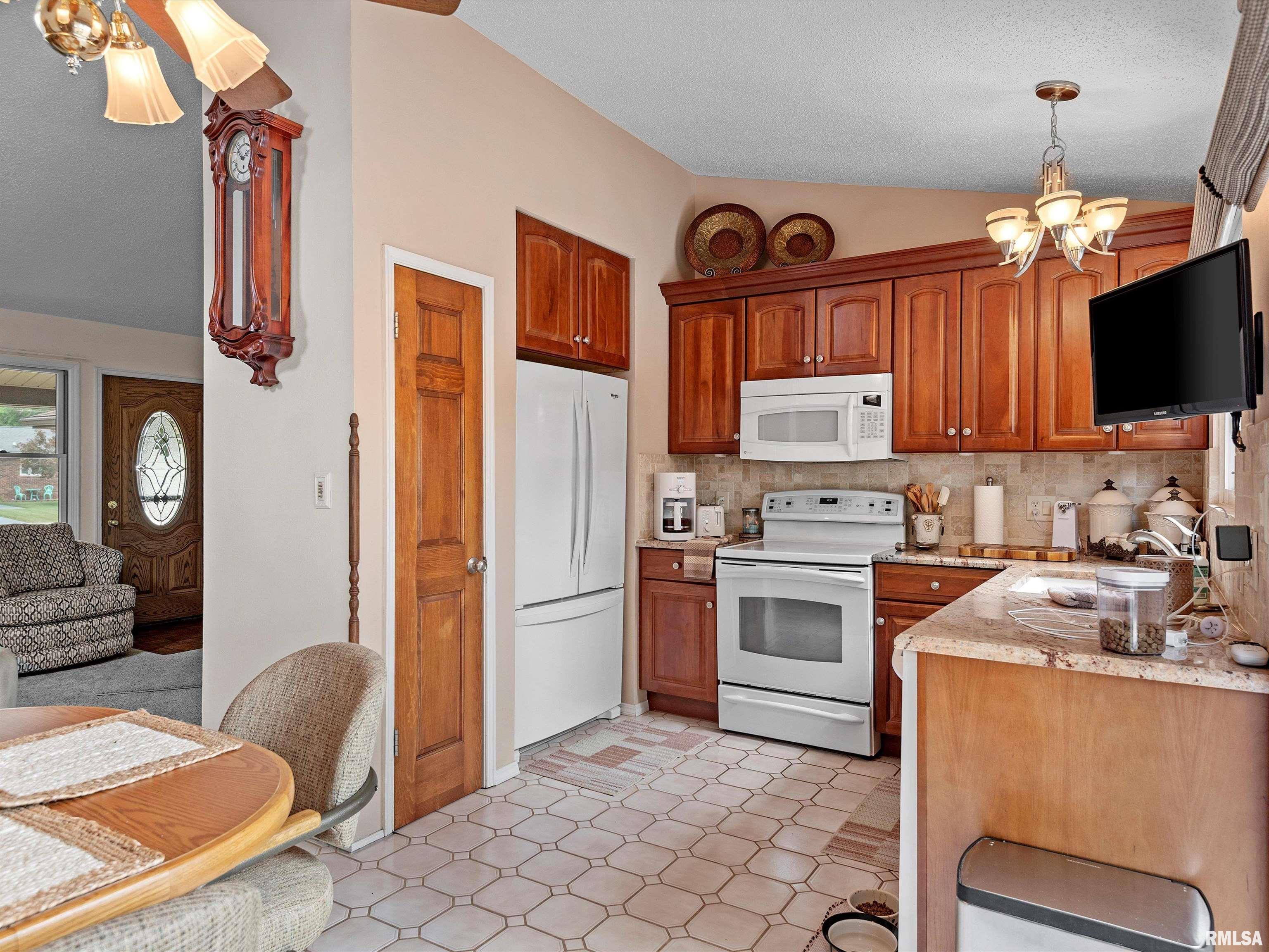 10 Hollybrook Drive Springfield, IL 62702 - Photo 12 of 30