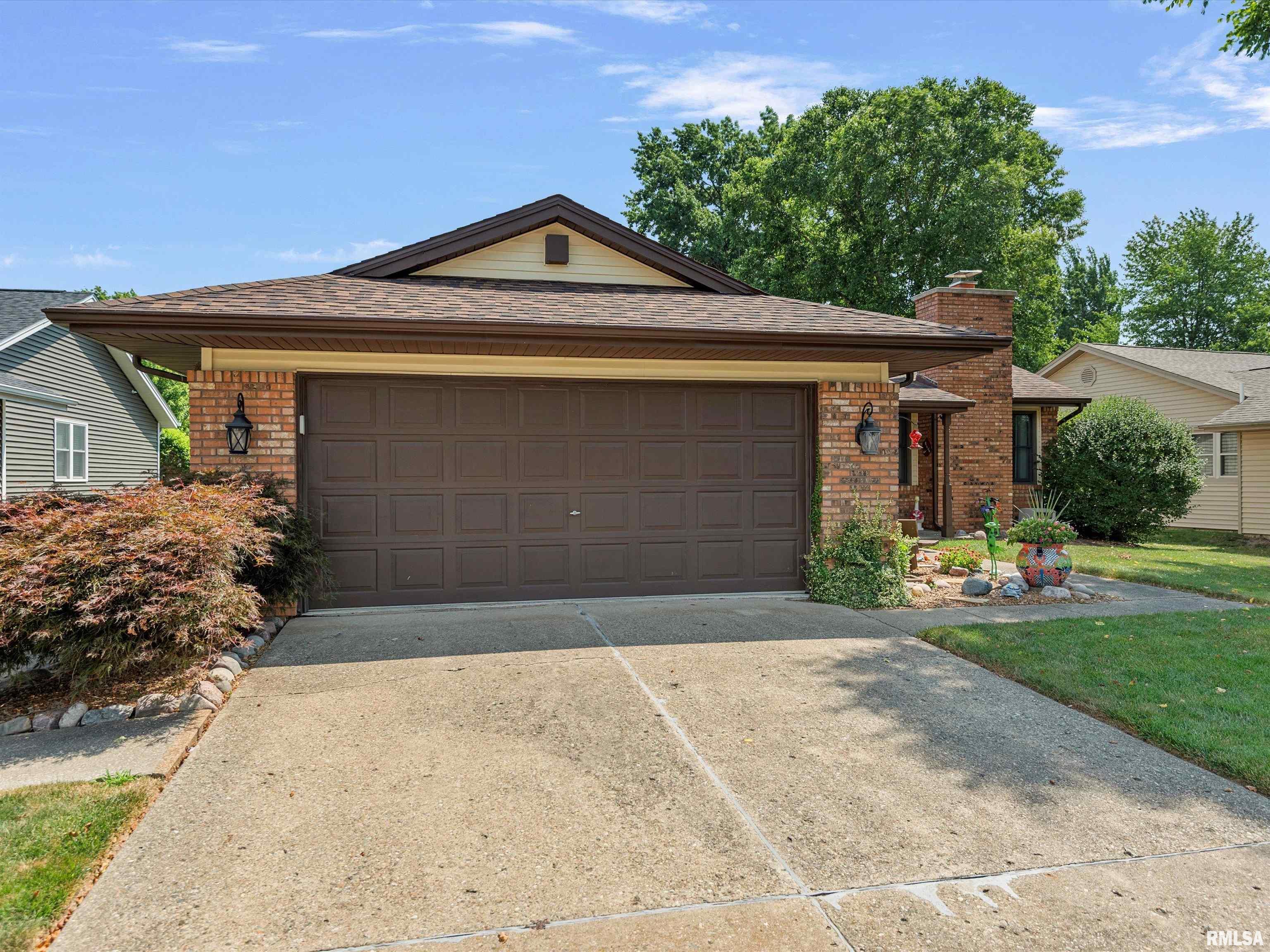 10 Hollybrook Drive Springfield, IL 62702 - Photo 2 of 30