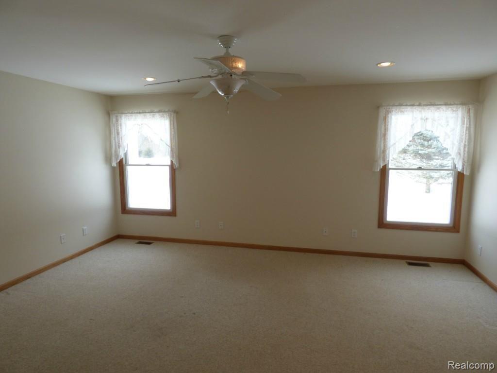 10722 Stinchfield Woods Road Pinckney, MI 48169 - Photo 16 of 51 P1010926.jpg