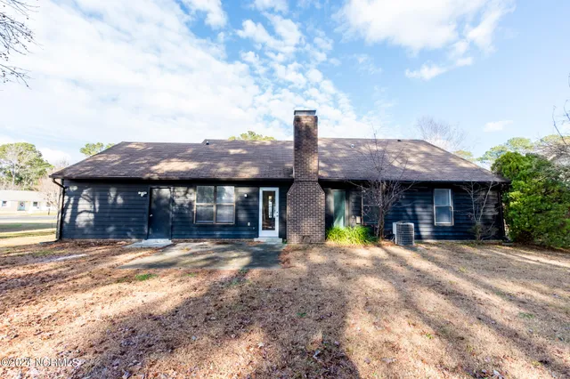 $1,400 | 111 Cherrywood Court, Jacksonville, NC 28546