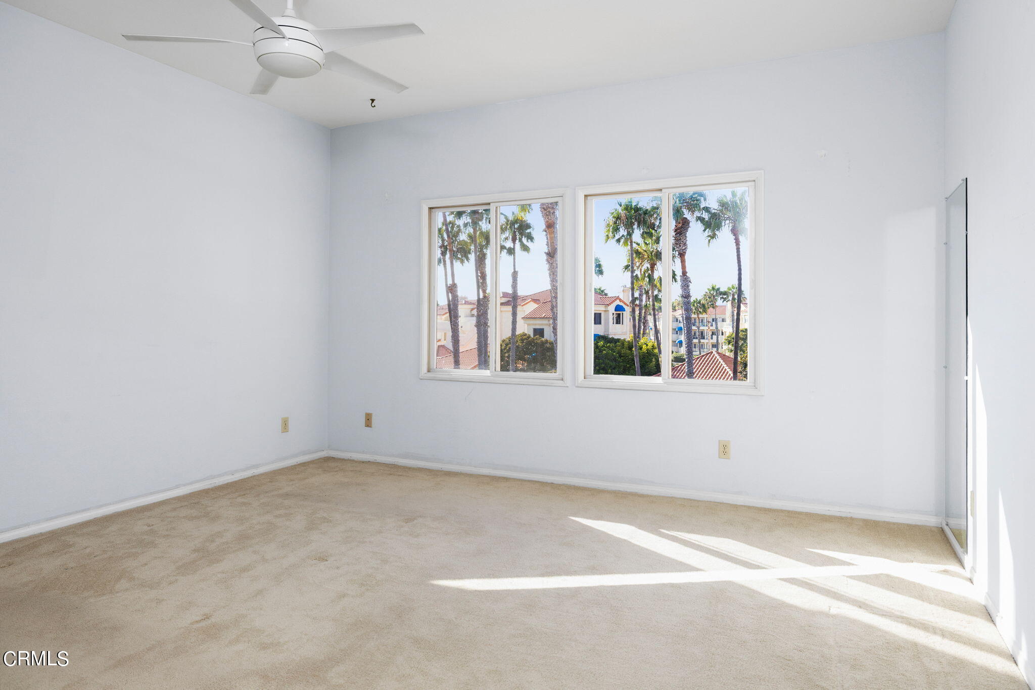 4212 Harbour Island Lane Oxnard, CA 93035 - Photo 35 of 48 an empty room with windows