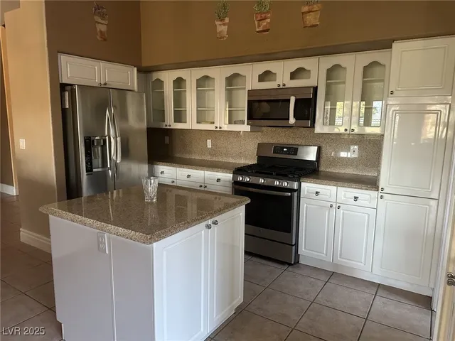 $2,950 | 141 Cliff Valley Drive, Las Vegas, NV 89148