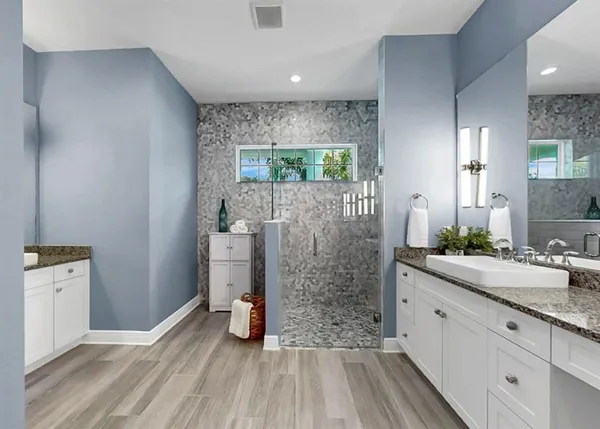 $975,000 | 708 Manns Harbor Drive, Apollo Beach, FL 33572