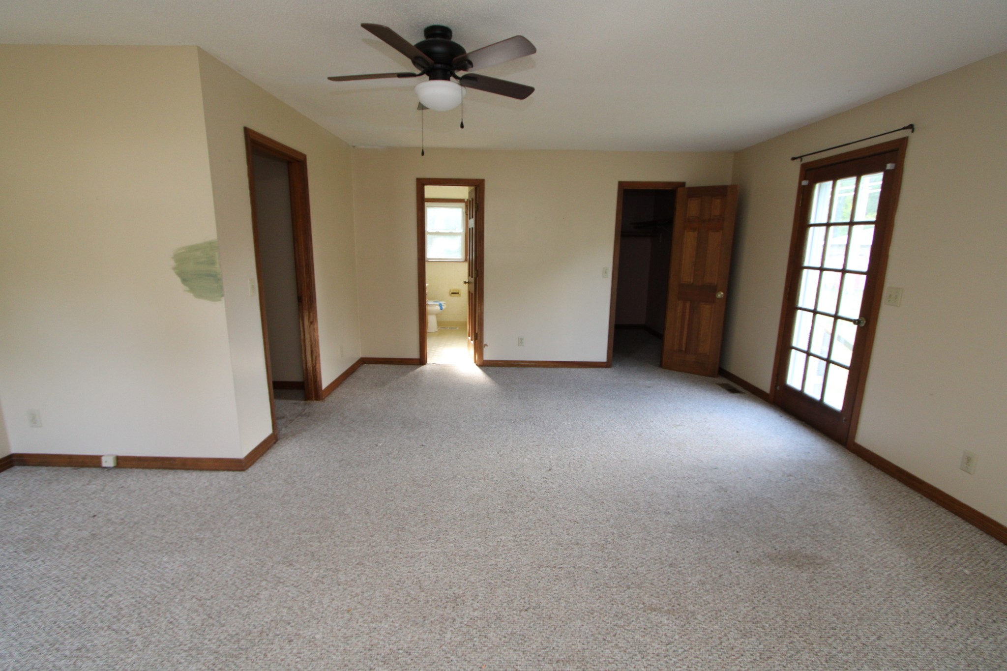 680 Oak Grove Road Goodspring, TN 38460 - Photo 16 of 25 a view of a livingroom with a ceiling fan and window