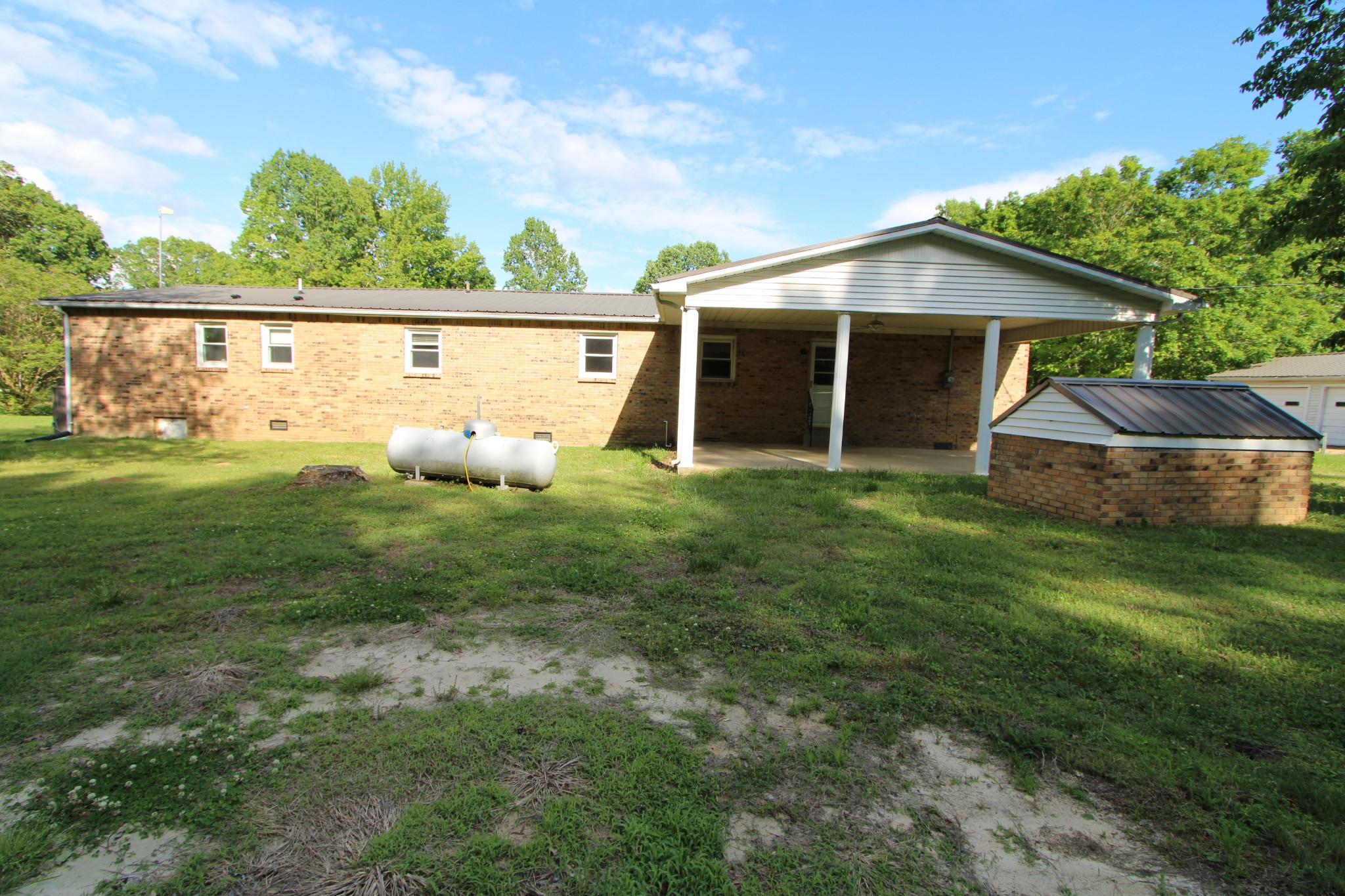 680 Oak Grove Road Goodspring, TN 38460 - Photo 4 of 25 a view of a house with a yard