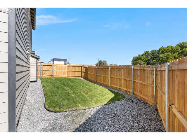 $389,997 | 1734 Northeast 9th Street, Hermiston, OR 97838