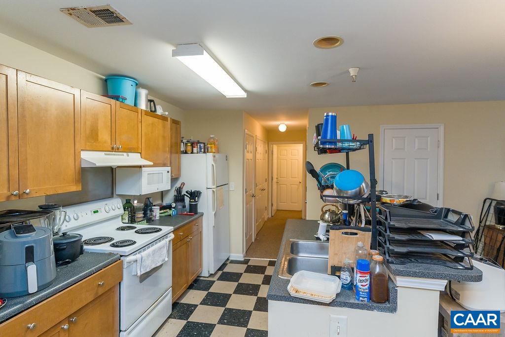 725 Denali Way, Unit 102 Charlottesville, VA 22903 - Photo 3 of 18