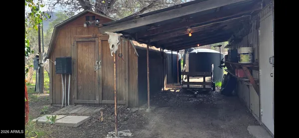 a view of an outdoor space