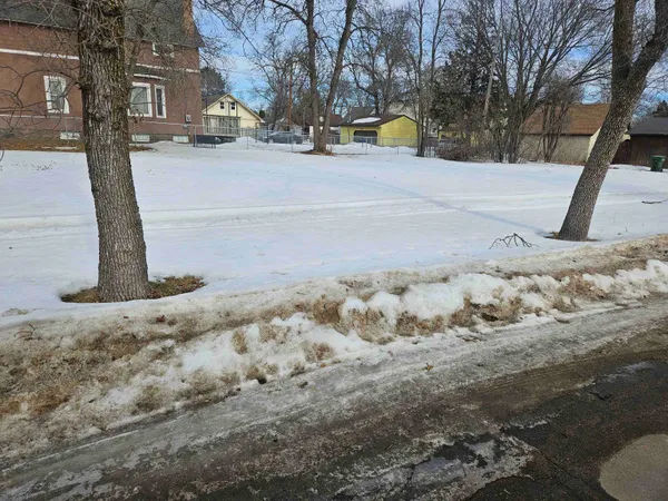 $11,000 | 2724 2nd Avenue East, Hibbing, MN 55746