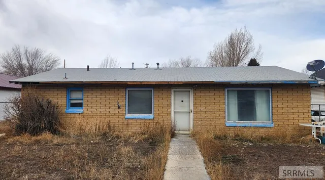 $85,000 | 250 West Lost River Avenue, Arco, ID 83213