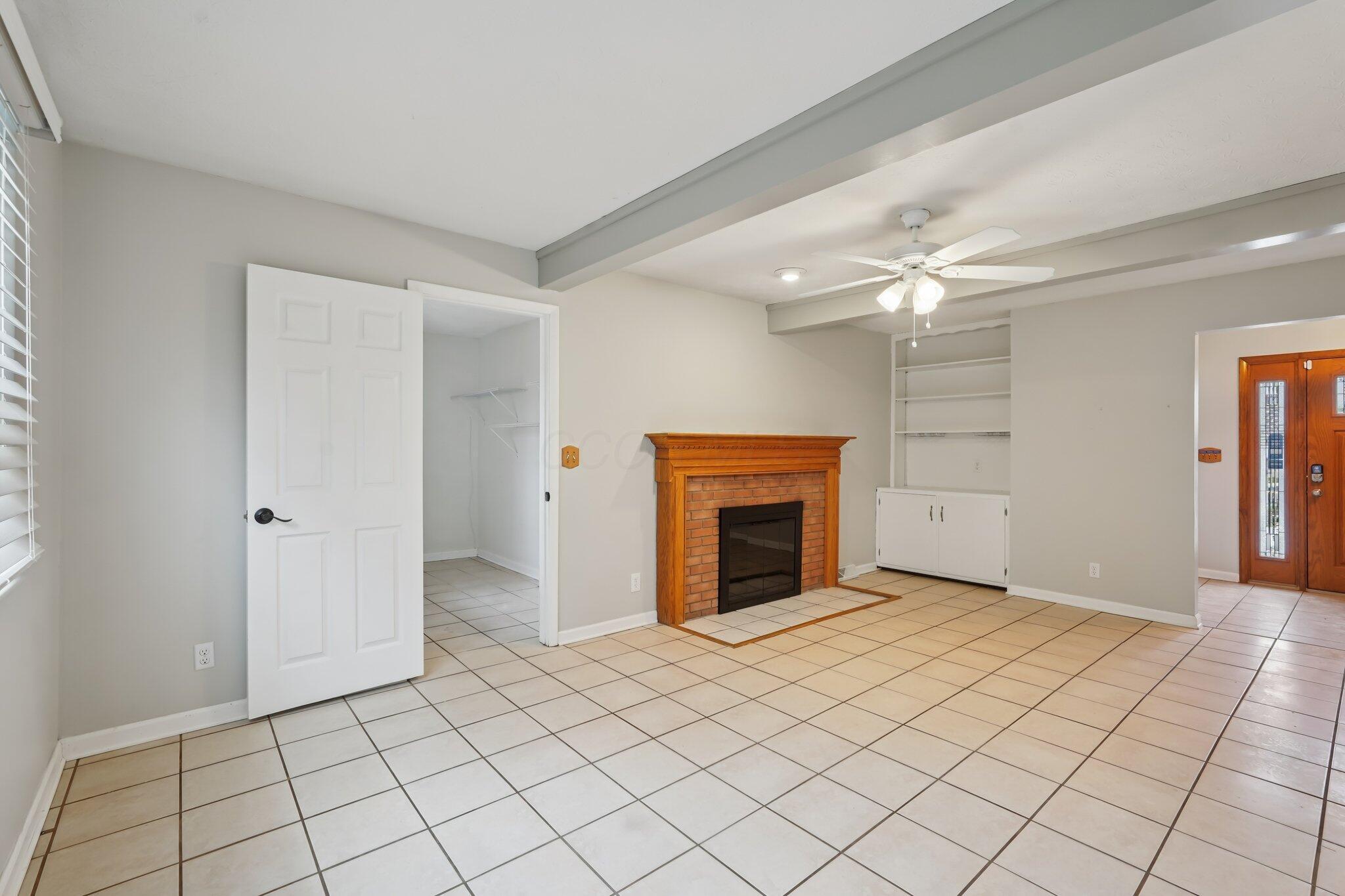 5644 Linworth Road Columbus, OH 43235 - Photo 7 of 31 7-web-or-mls-Linworth Rd-S1702-007