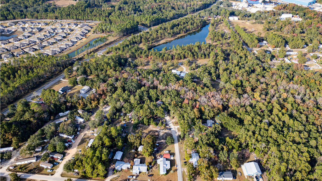 78 April Court Freeport, FL 32439 - Photo 11 of 18