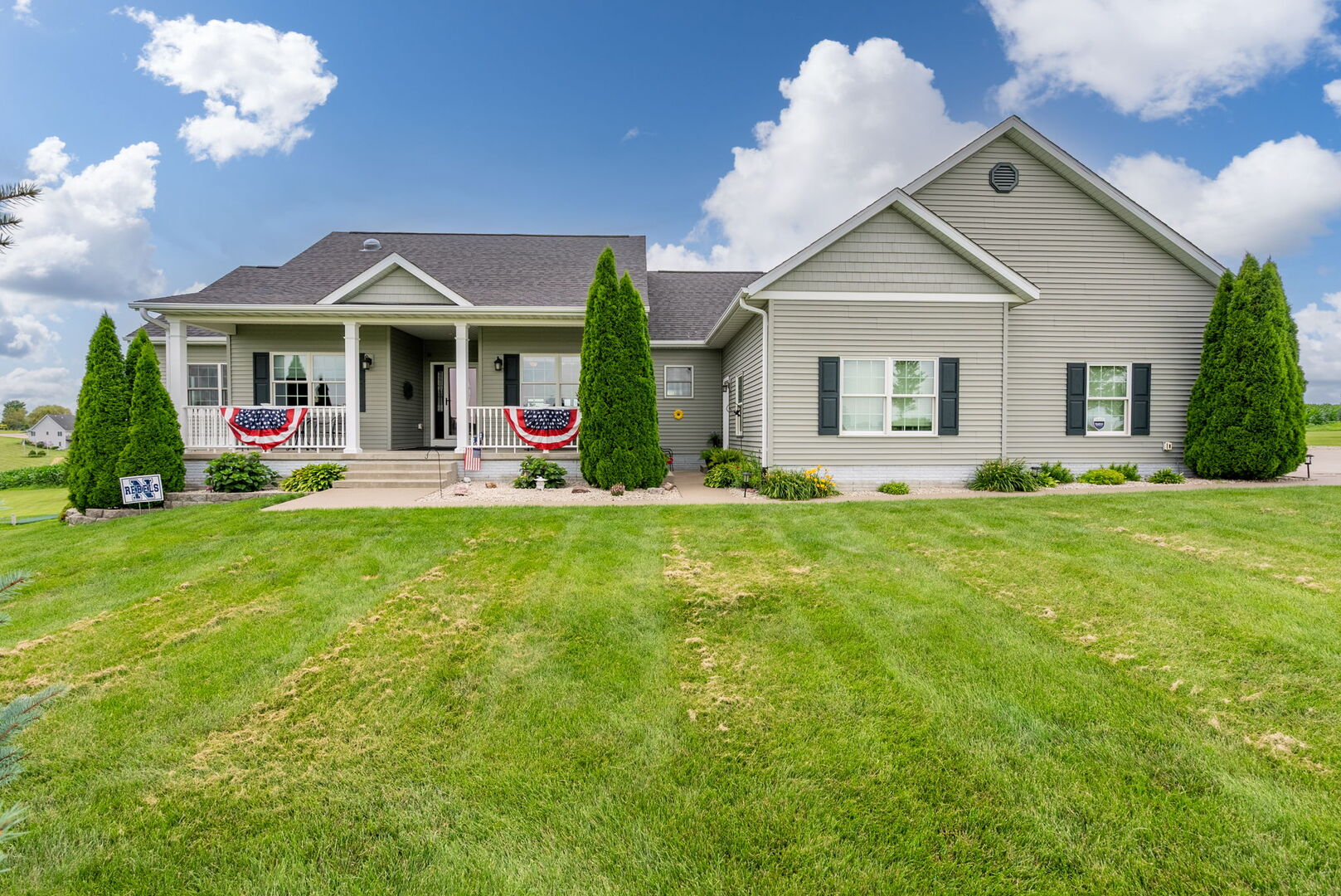 400 Randy Drive Clinton, IA 52732 - Photo 2 of 60