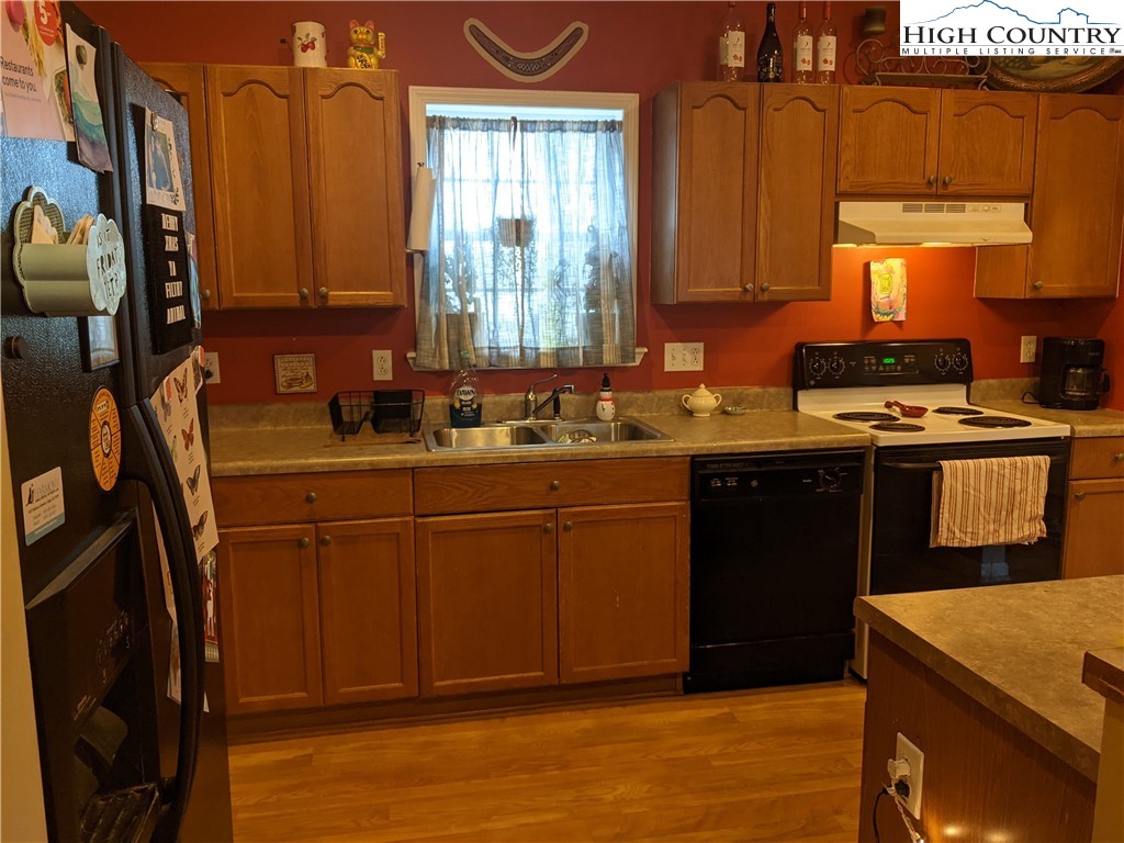207 Cecil Miller Road, Unit 2 Boone, NC 28607 - Photo 3 of 13 Gallery Image 3