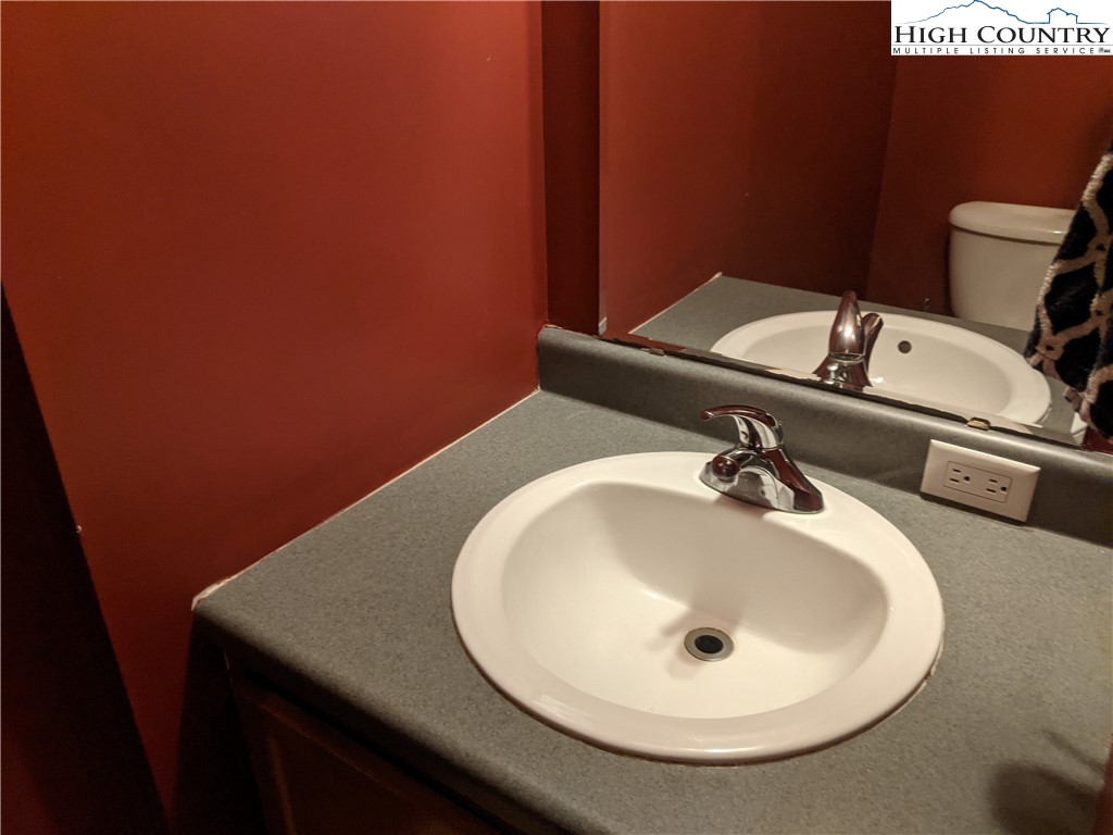 207 Cecil Miller Road, Unit 2 Boone, NC 28607 - Photo 7 of 13 Gallery Image 7