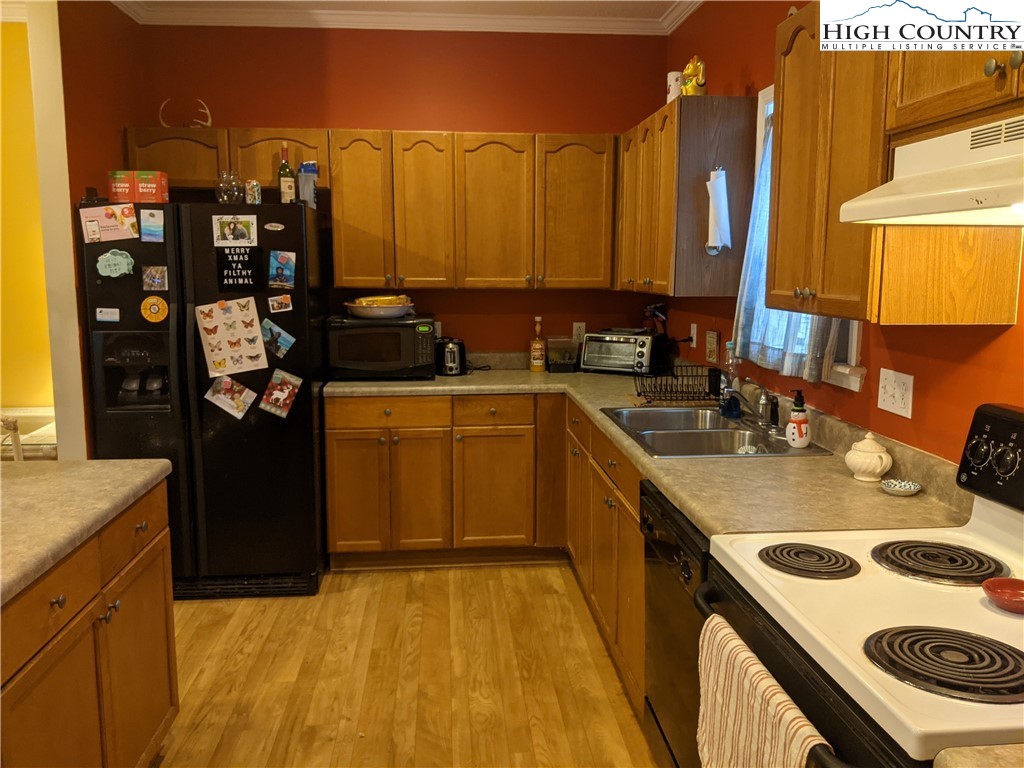 207 Cecil Miller Road, Unit 2 Boone, NC 28607 - Photo 8 of 13 Gallery Image 8