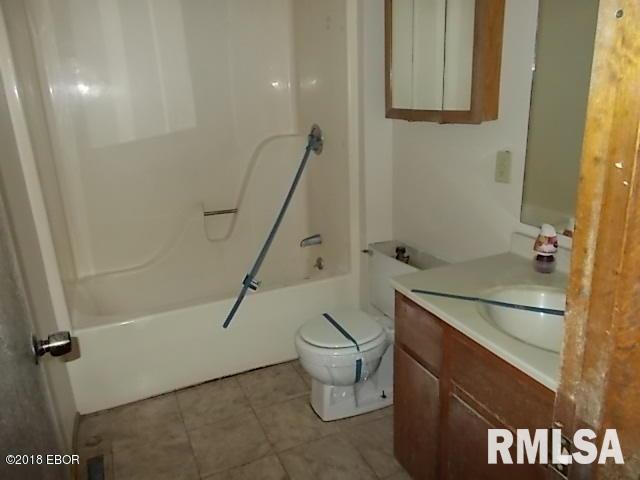 18960 East Fairfield Road Mount Vernon, IL 62864 - Photo 8 of 9 Gallery Image 8