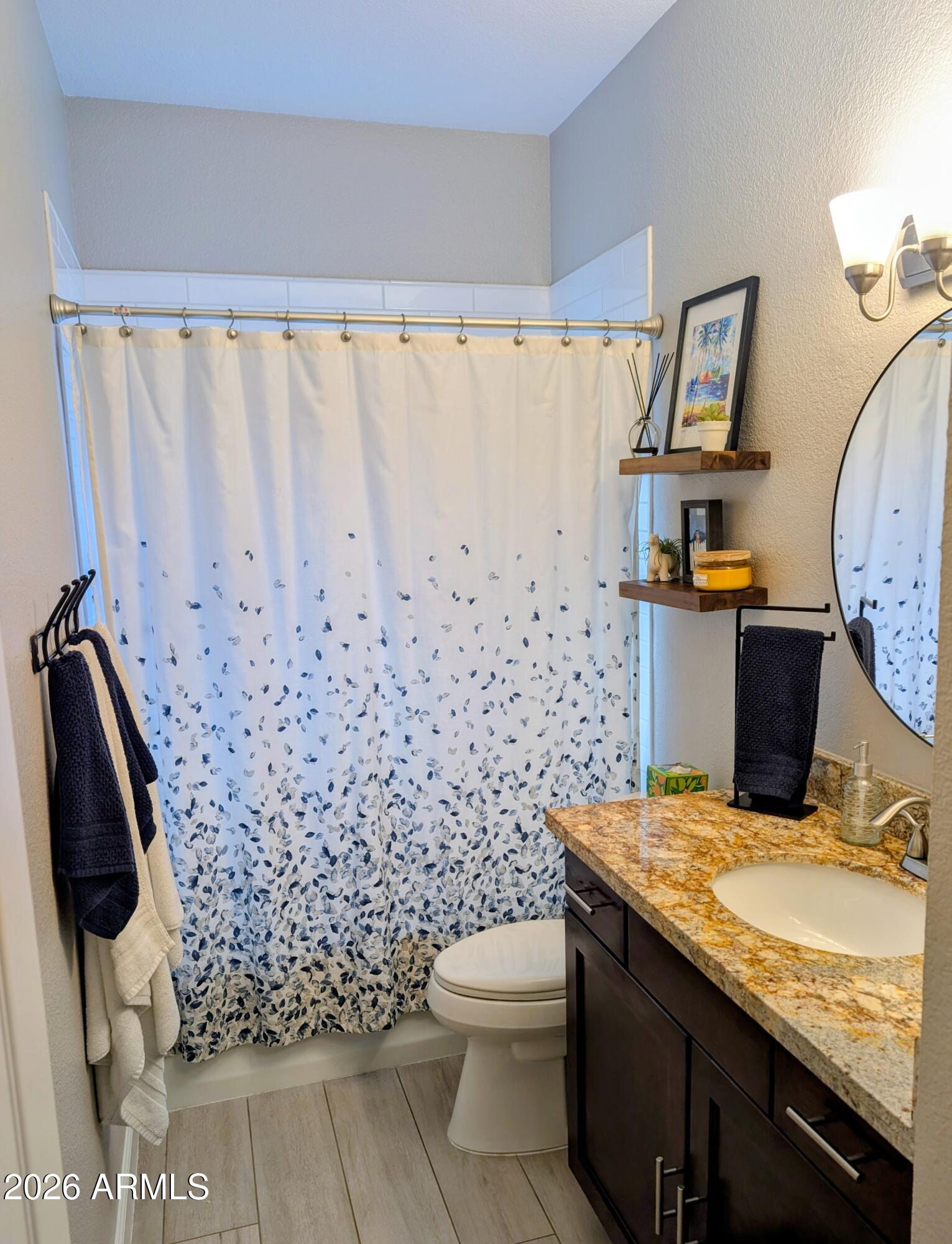 868 East Page Street Gilbert, AZ 85234 - Photo 17 of 22 Guest Bath 3