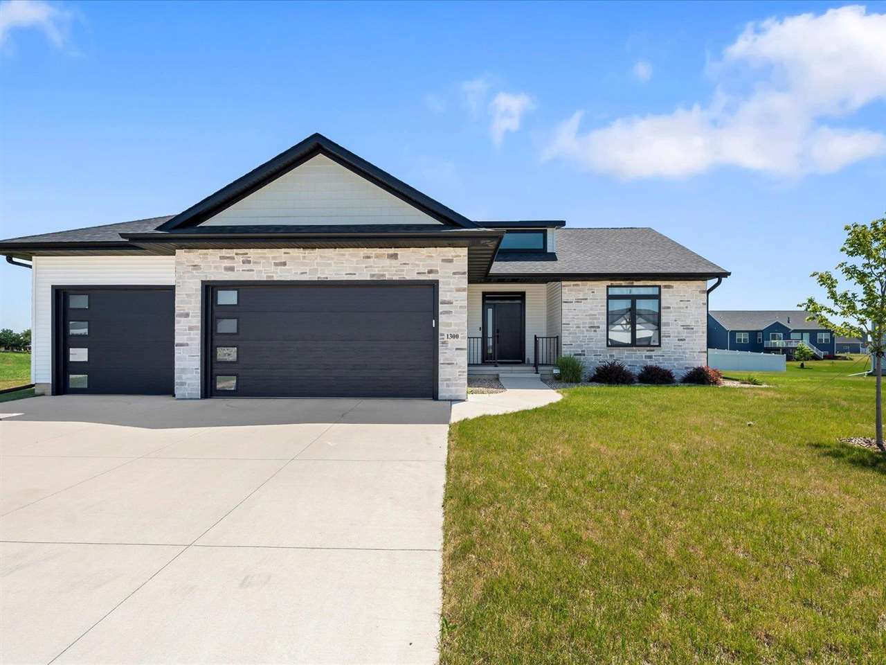 1300 Tramore Road Marion, IA 52302 - Photo 1 of 41 Gallery Image 1