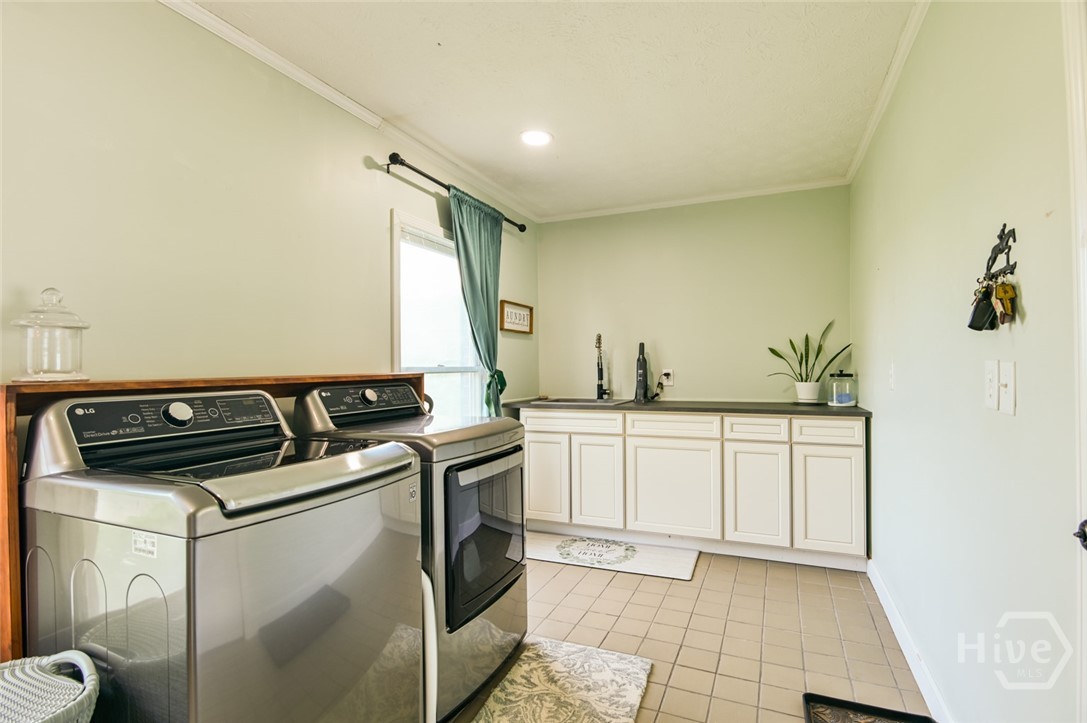 1520 Colonial Drive Good Hope, GA 30641 - Photo 17 of 46 Laundry Room