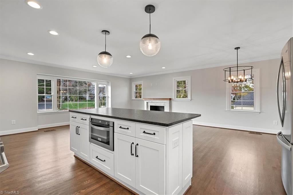 1103 Dover Road Greensboro, NC 27408 - Photo 12 of 41