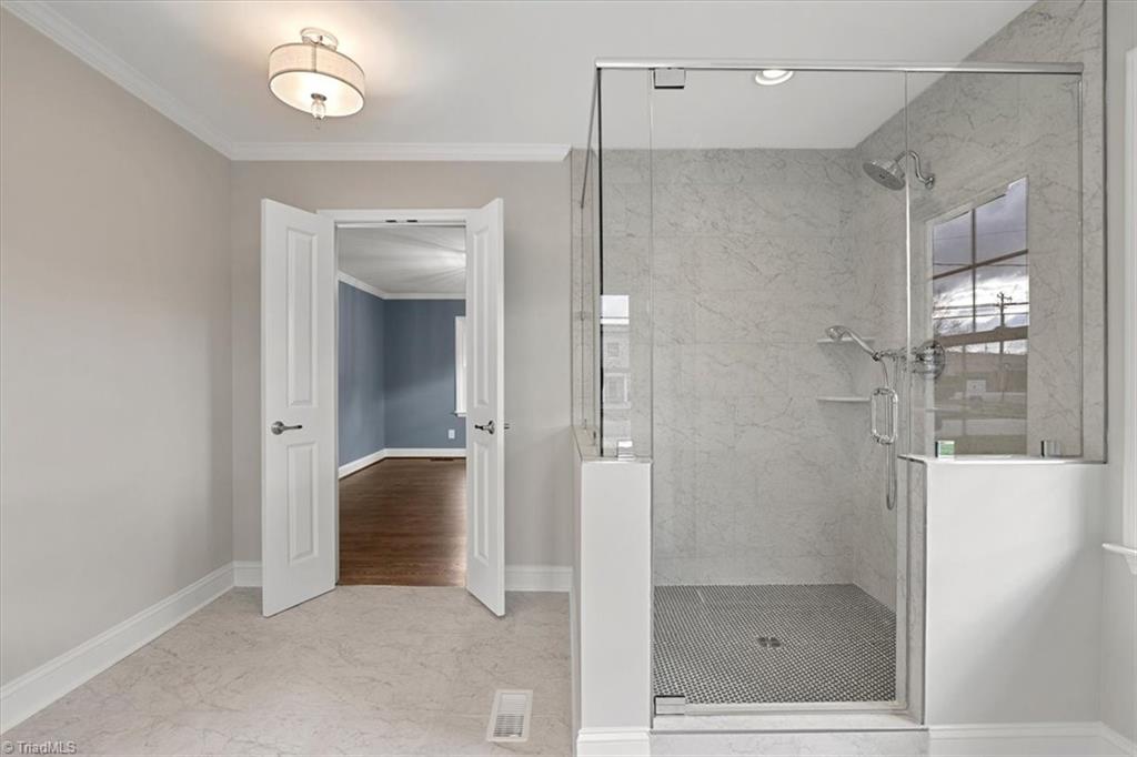 1103 Dover Road Greensboro, NC 27408 - Photo 19 of 41