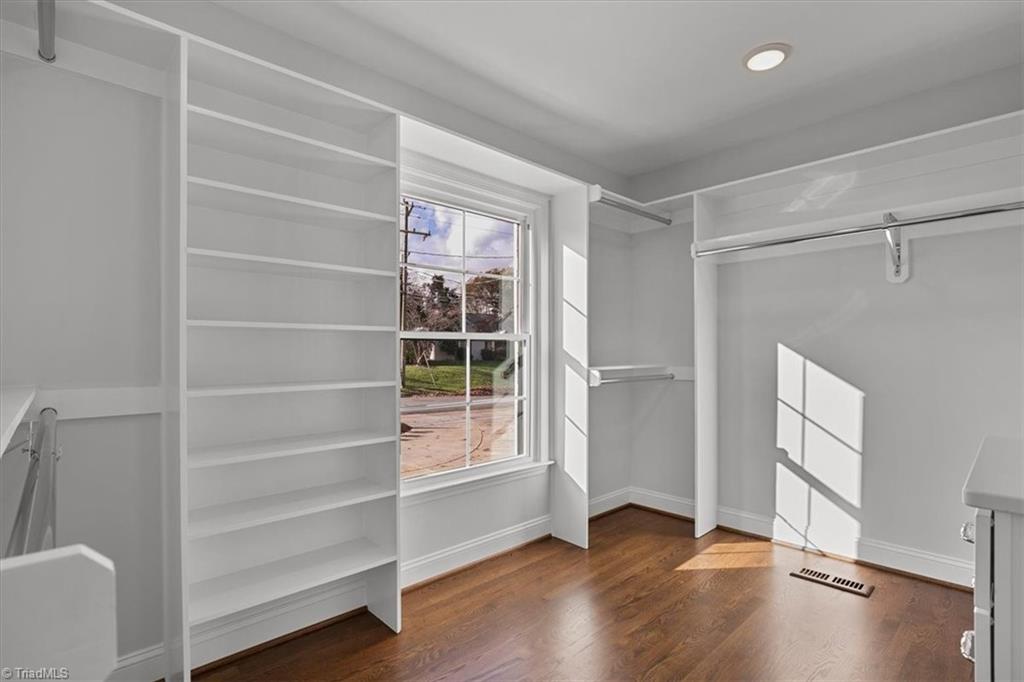 1103 Dover Road Greensboro, NC 27408 - Photo 20 of 41