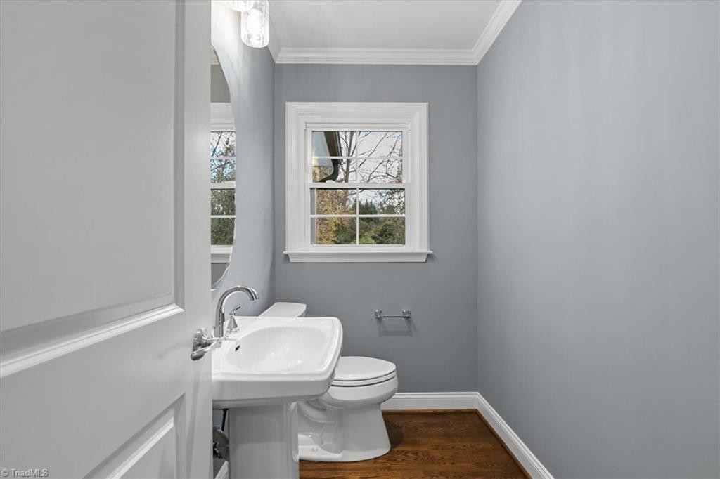 1103 Dover Road Greensboro, NC 27408 - Photo 22 of 41