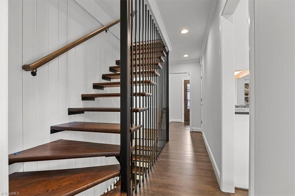 1103 Dover Road Greensboro, NC 27408 - Photo 23 of 41