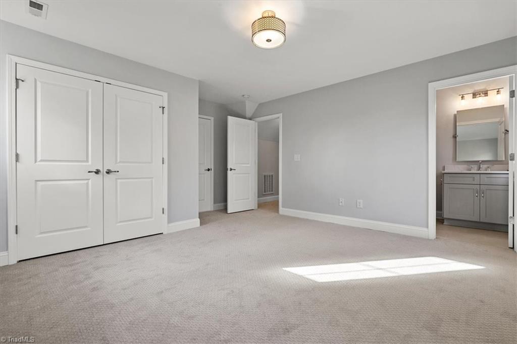 1103 Dover Road Greensboro, NC 27408 - Photo 25 of 41