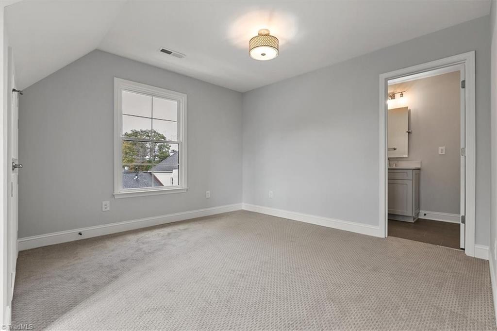 1103 Dover Road Greensboro, NC 27408 - Photo 27 of 41