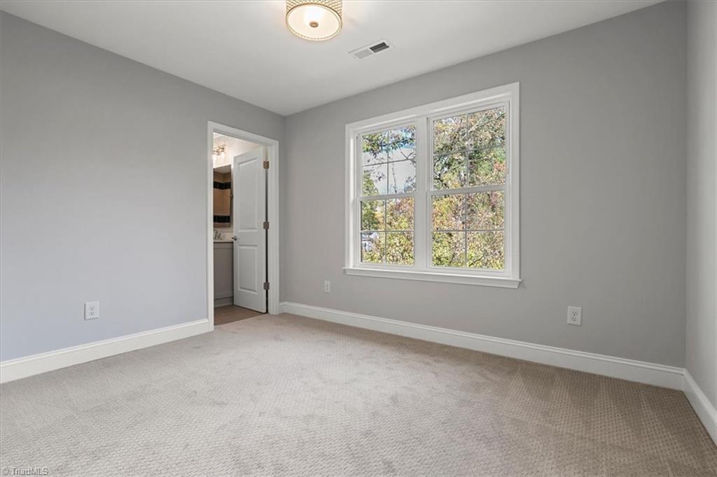 1103 Dover Road Greensboro, NC 27408 - Photo 30 of 41