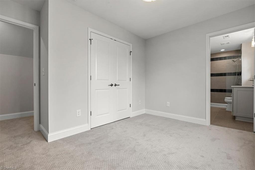 1103 Dover Road Greensboro, NC 27408 - Photo 31 of 41