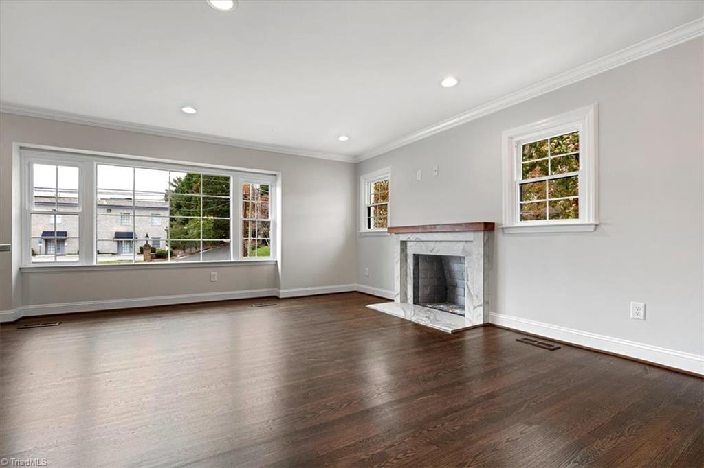 1103 Dover Road Greensboro, NC 27408 - Photo 8 of 41