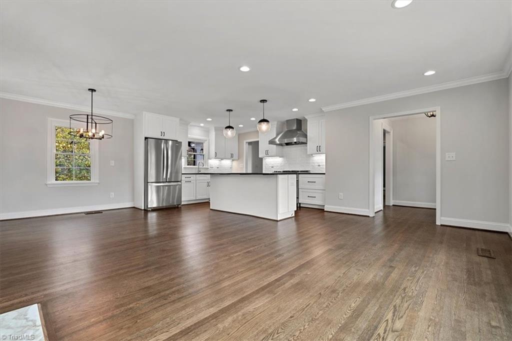 1103 Dover Road Greensboro, NC 27408 - Photo 9 of 41