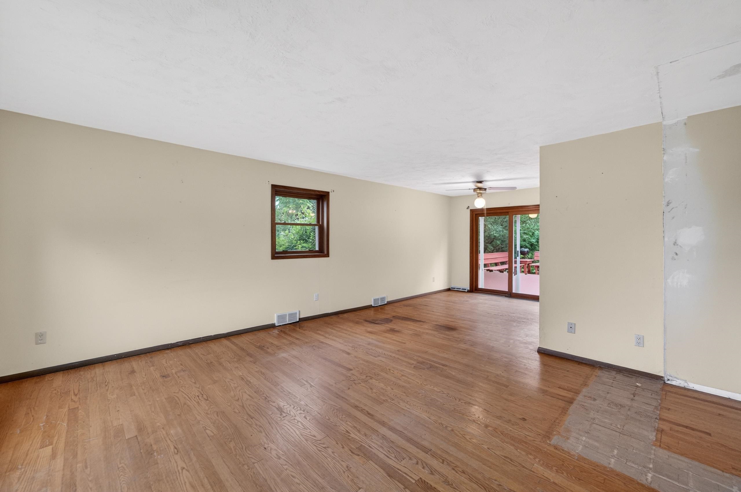 1605 Maple Street Middleton, WI 53562 - Photo 4 of 30