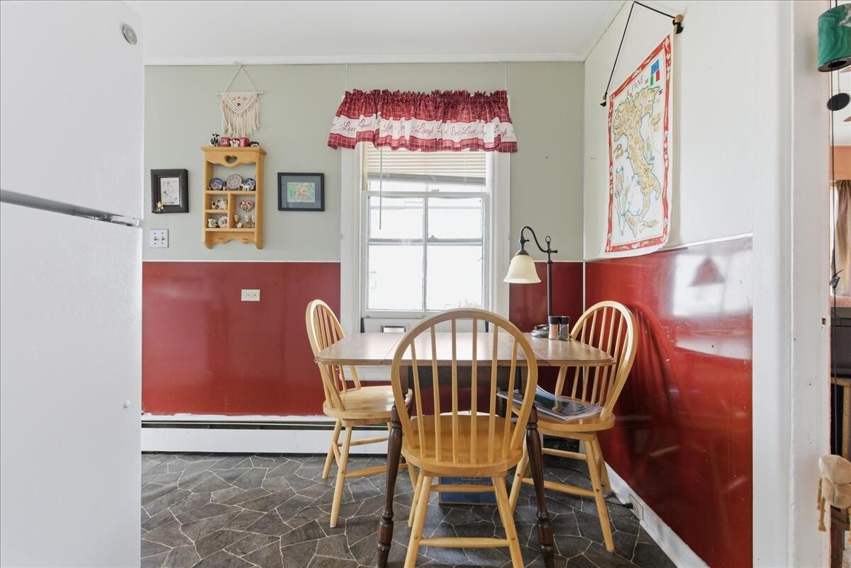 11 Elmwood Road Auburn, ME 04210 - Photo 16 of 44 Seating Space